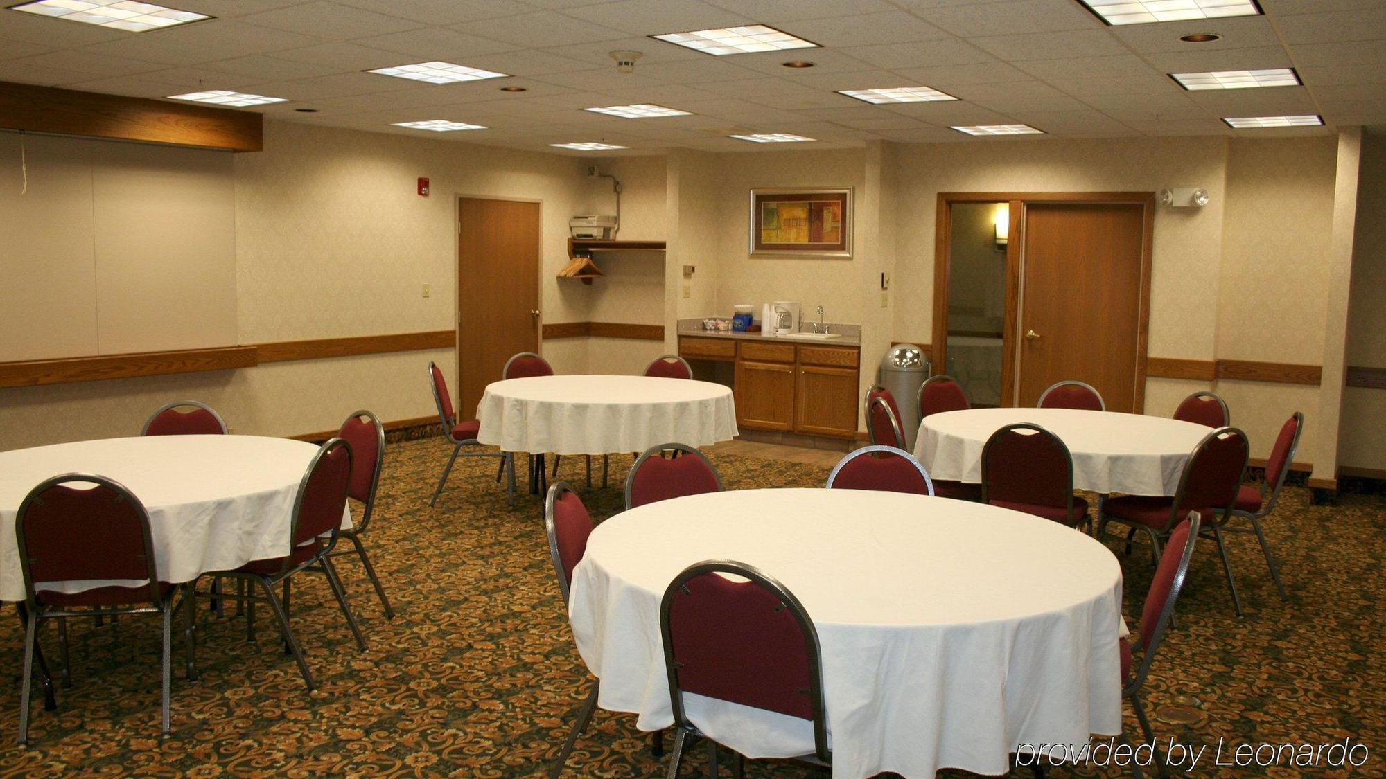Hotel Baymont By Wyndham Portage Extérieur photo