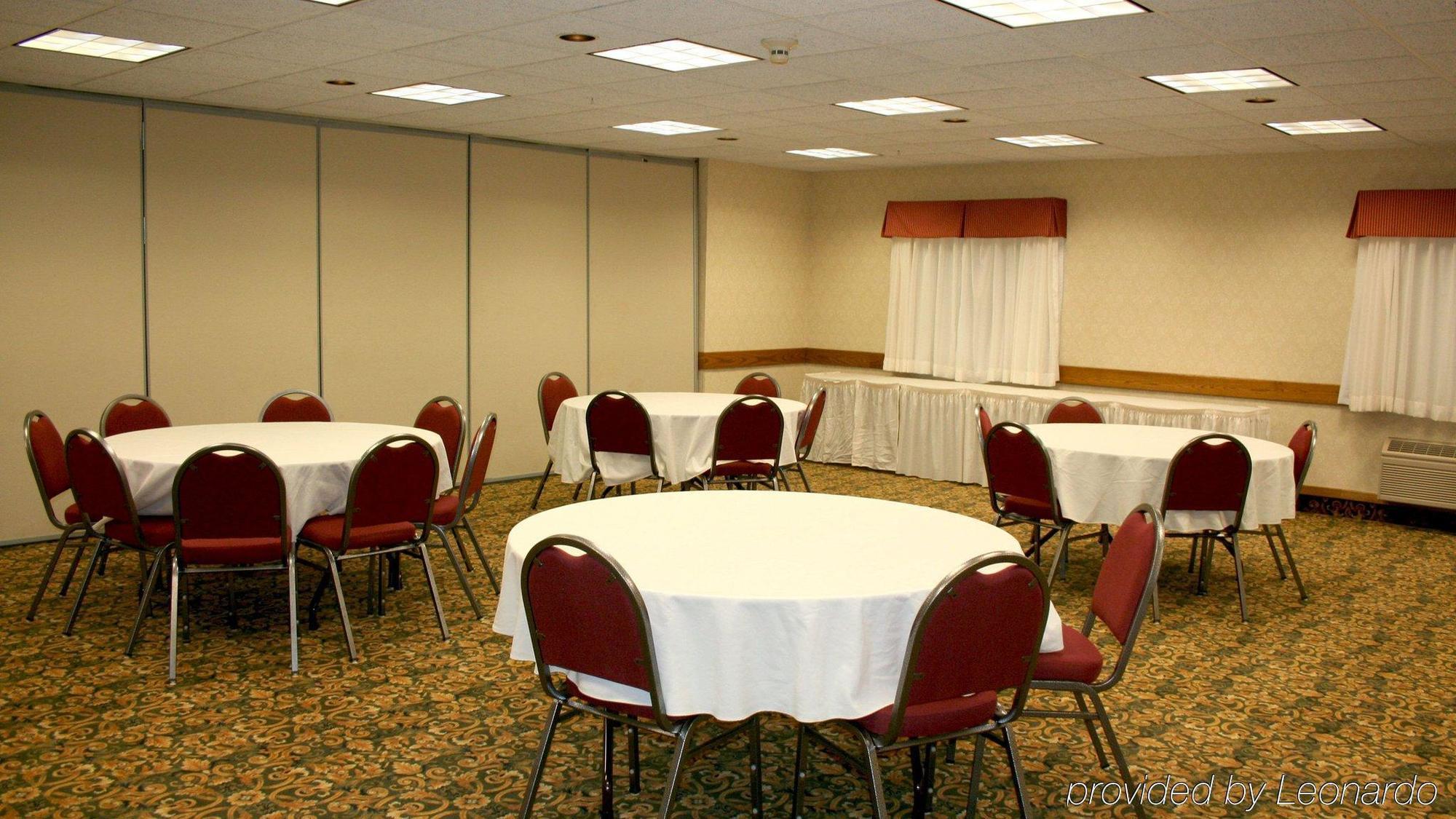 Hotel Baymont By Wyndham Portage Extérieur photo