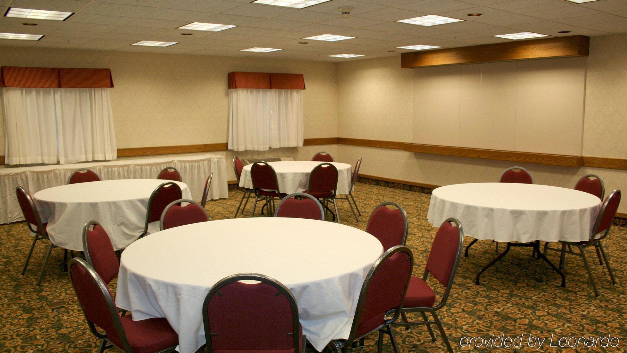 Hotel Baymont By Wyndham Portage Extérieur photo